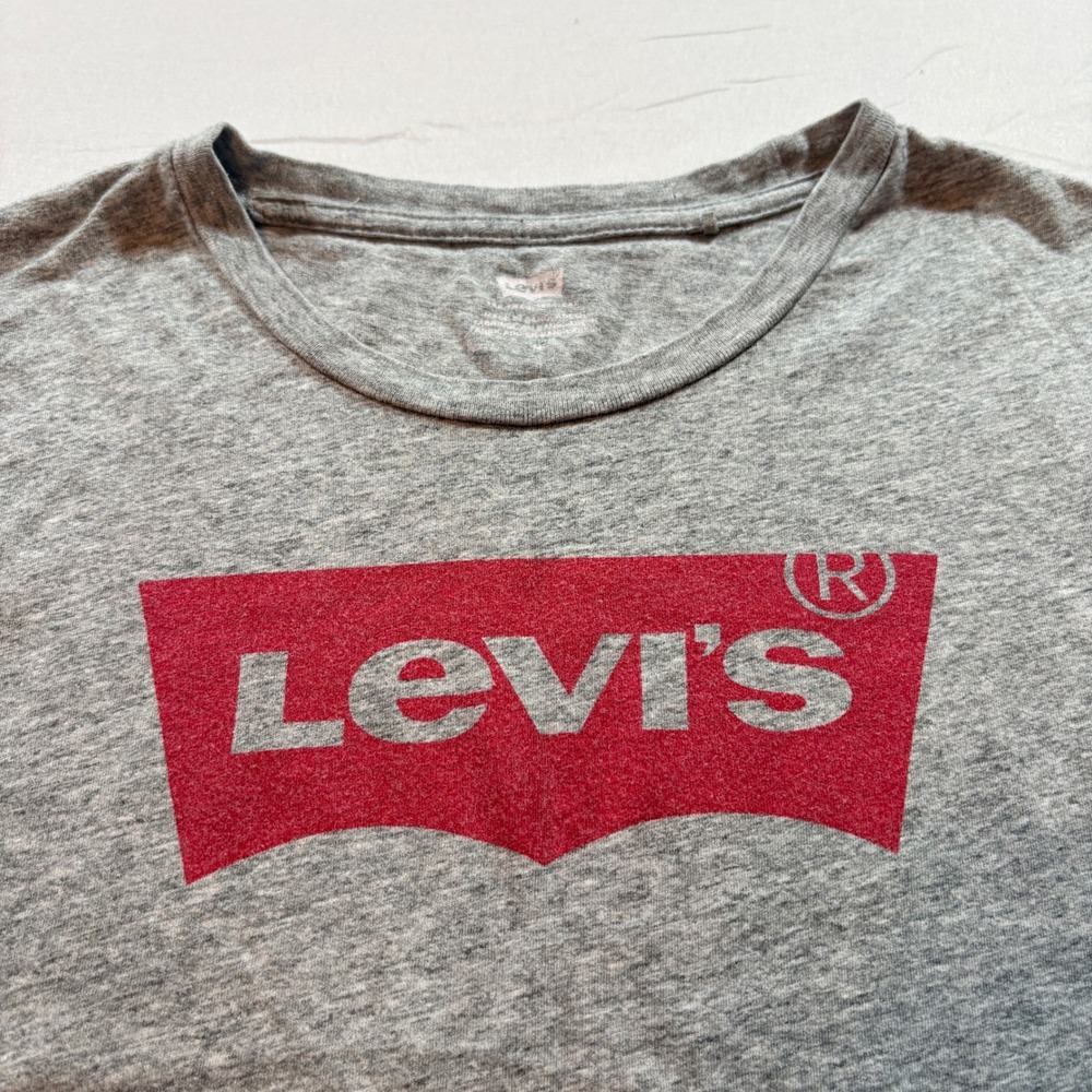 Levi's Graphic T-Shirt Womens Medium Gray Batwing Logo Cotton Blend Casual Tee